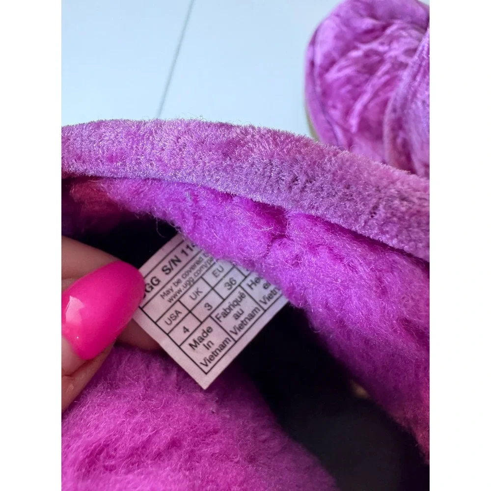 UGG Classic Mini Velvet Ankle Boots‎ Kids Size 4 Pink Crushed Velvet Cozy Glam